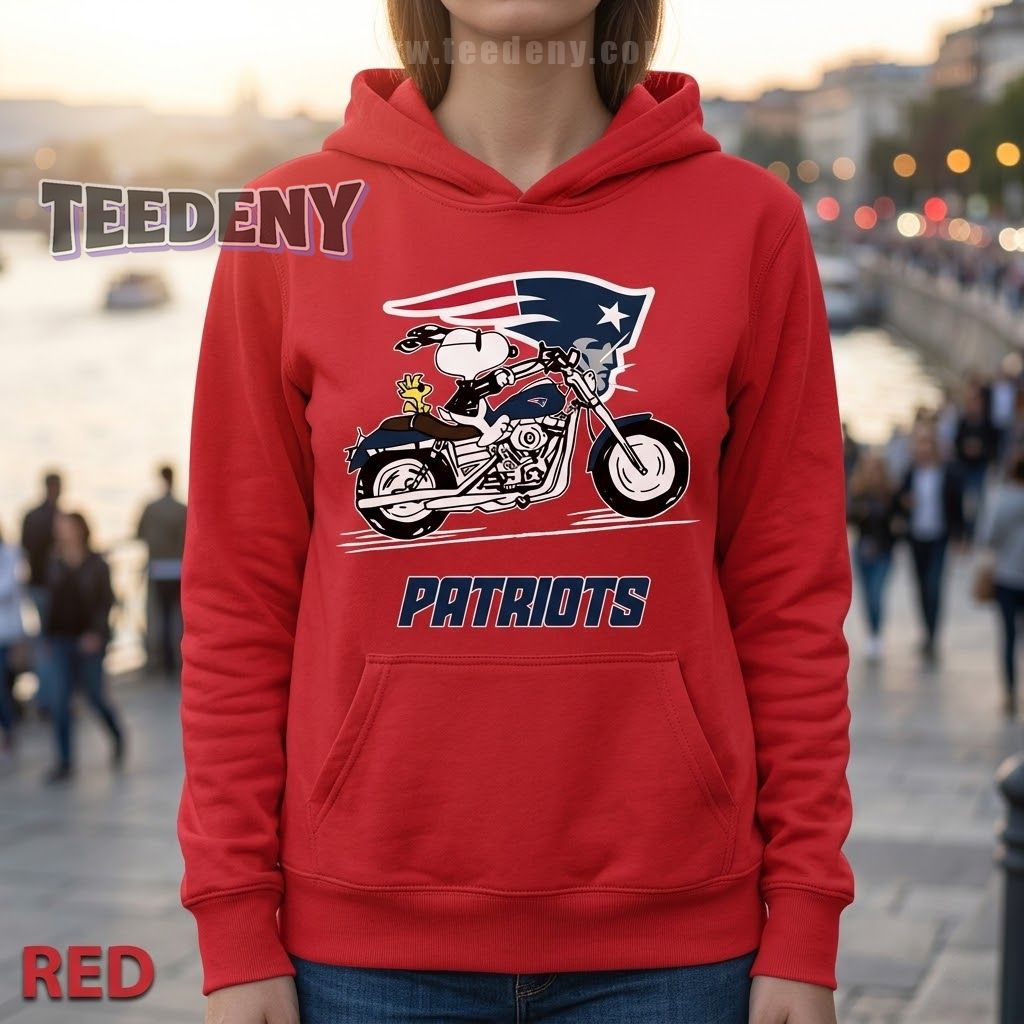 New England Patriots Snoopy And Wookstock Hoodie For Bikers Fans New England Patriots Snoopy And Wookstock Hoodie For Bikers Fans