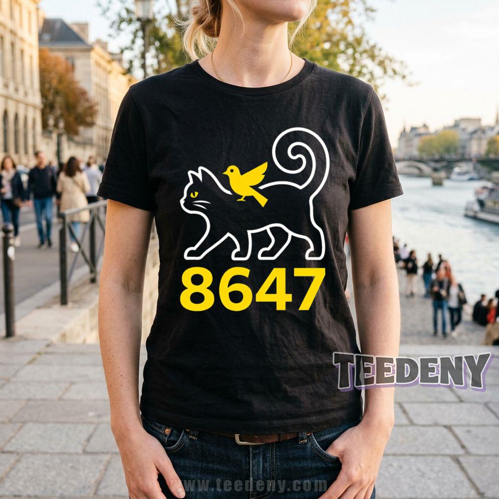 8647 Black Cat Carrying Bird T-Shirt